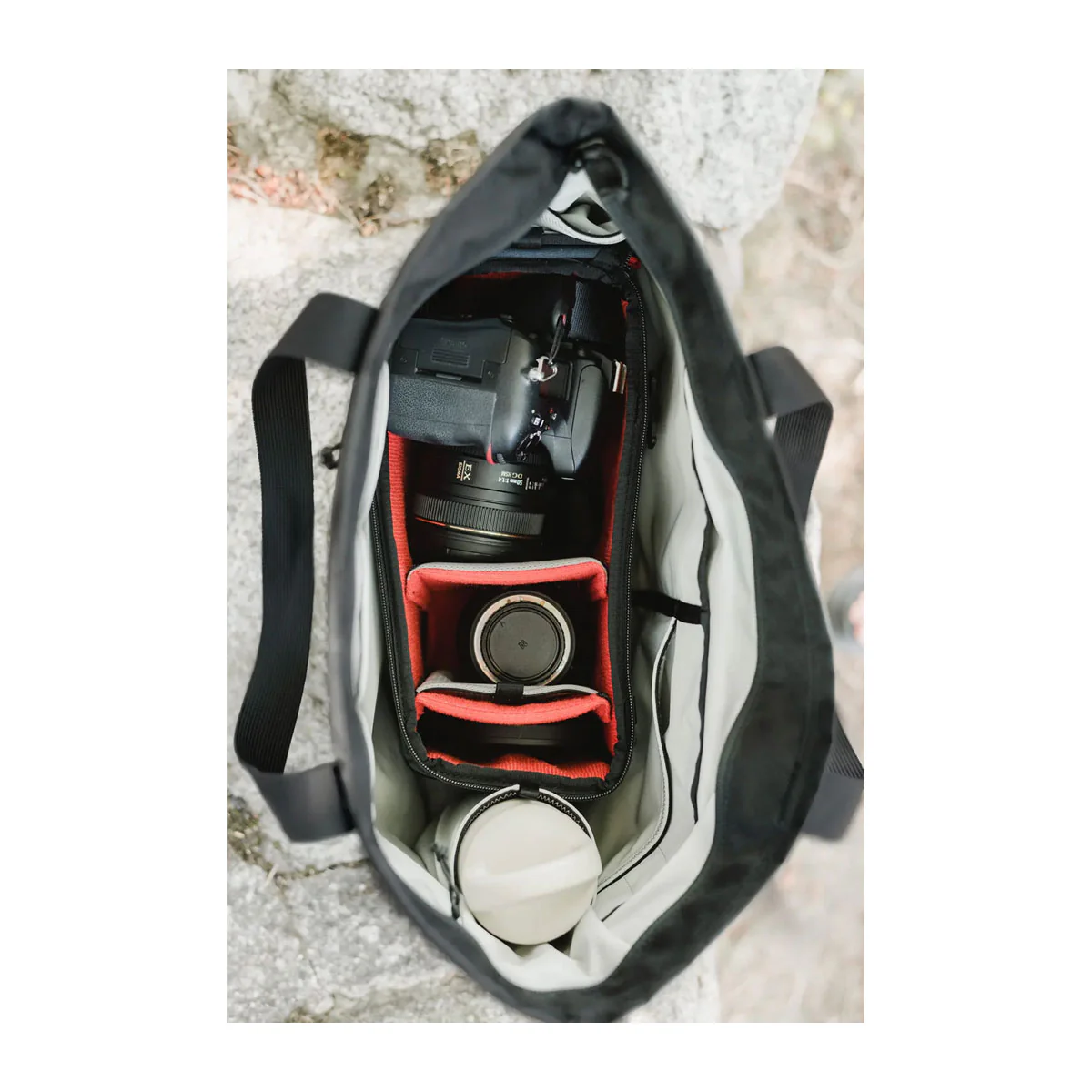 [PO] Moment : Everything Tech Tote 19L : Black - Image 4