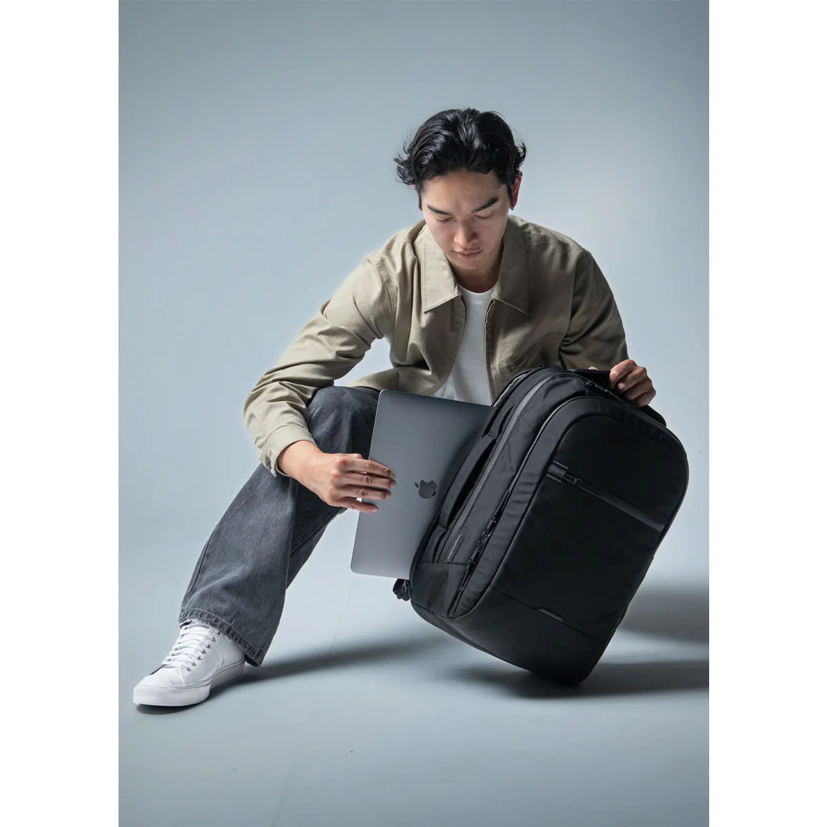 Sympl : V2 Weekender Backpack 25L : Carbonate Coated - Image 11